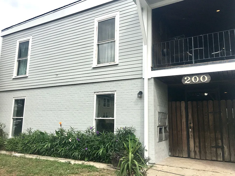 200 N. Olympia St