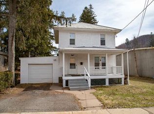 8 Beaver St, Stamford, NY 12167