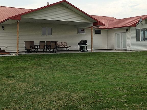 covered porch on north side
