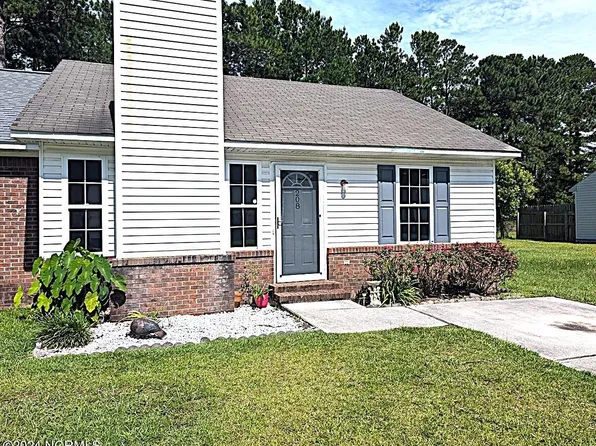 208 Live Oak Court, Midway Park, NC 28544