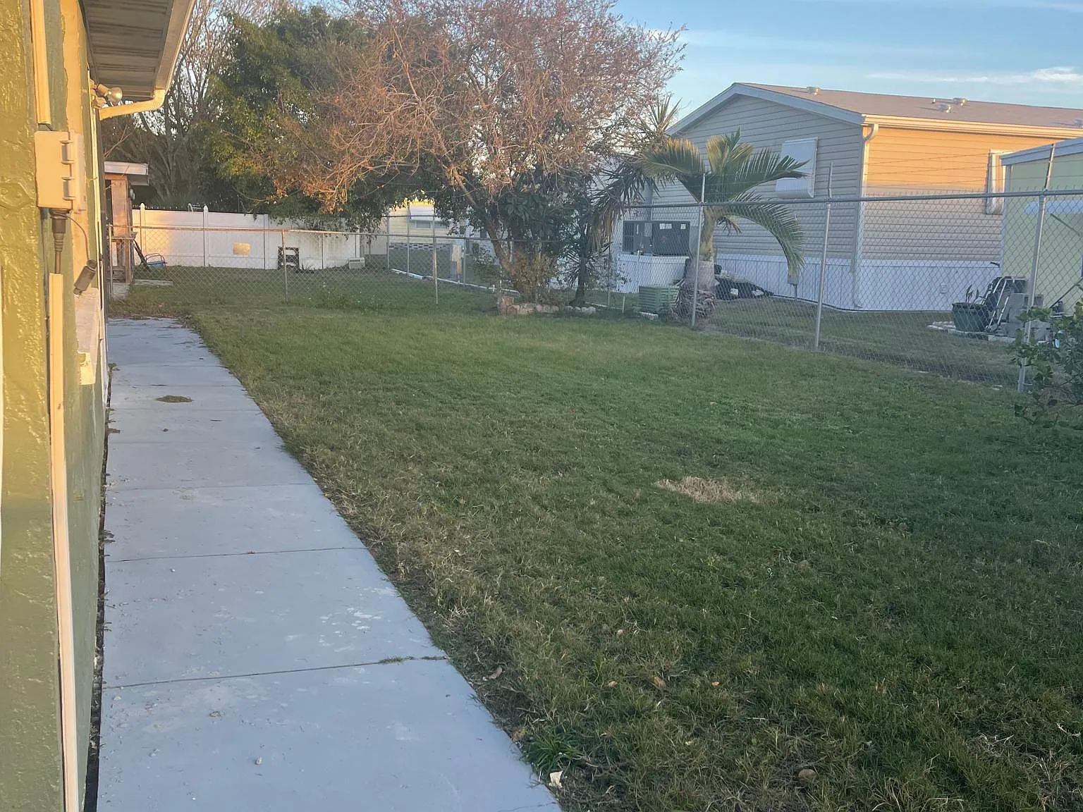 3 bed, 1072 sqft, $1,850 — Photo 4