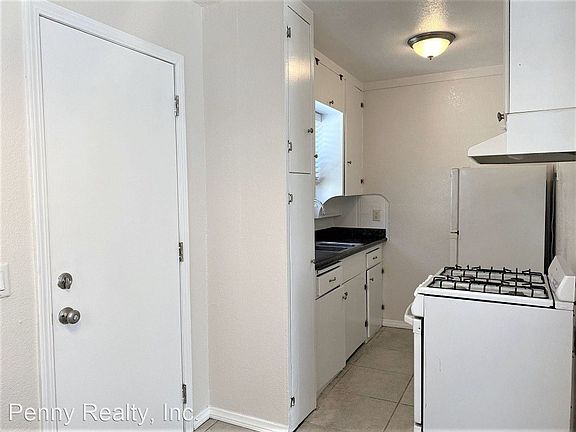 4th image of 5038 Muir Ave