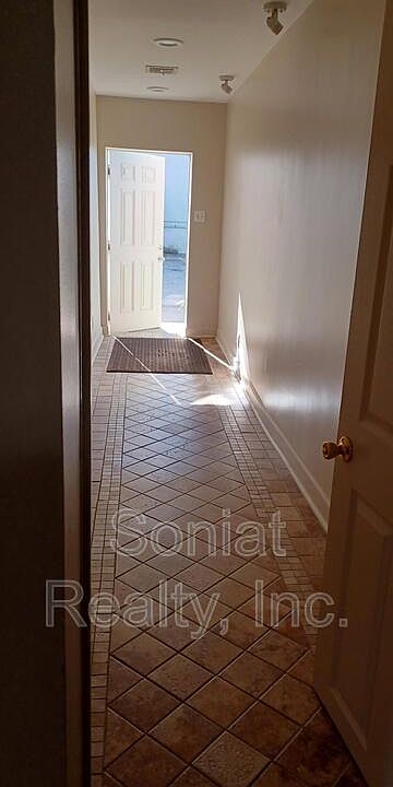 1st image of 432 N Anthony St #307