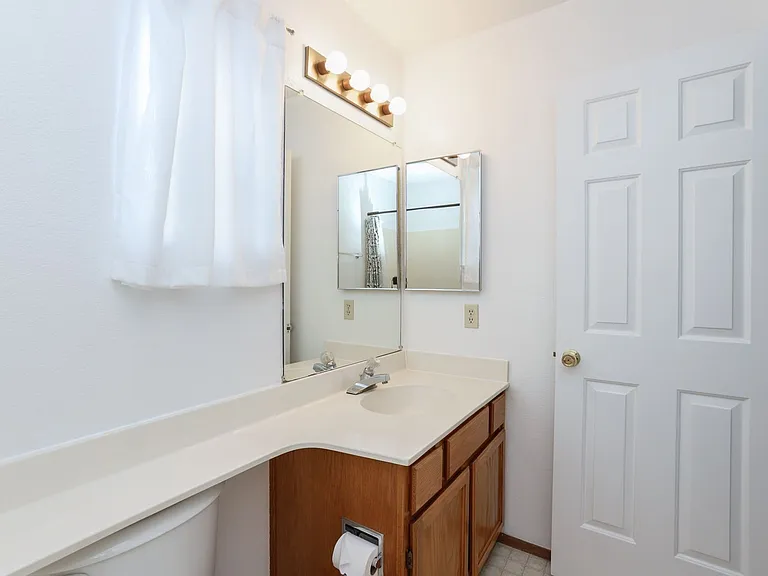 1055 Hull Ln — Photo 20