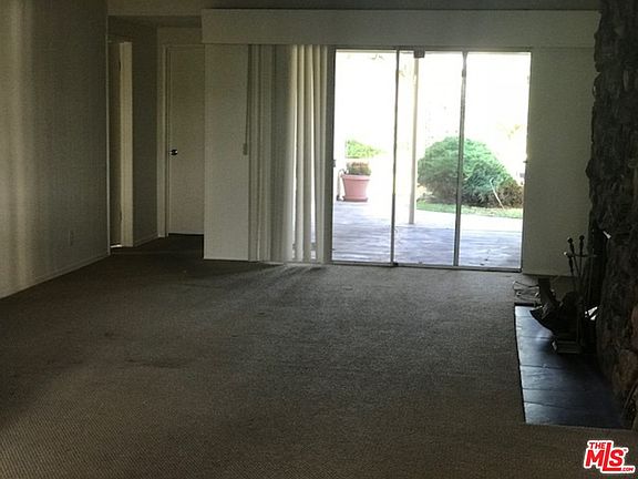 3rd image of 6125 S La Cienega Blvd