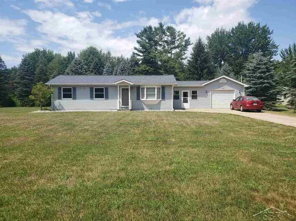 5820 Teft Rd, Saint Charles, MI 48655