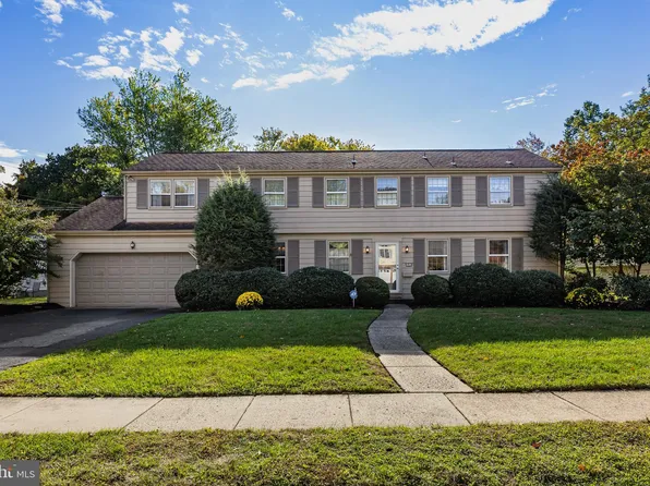 1912 Cardinal Lake Dr, Cherry Hill, NJ 08003