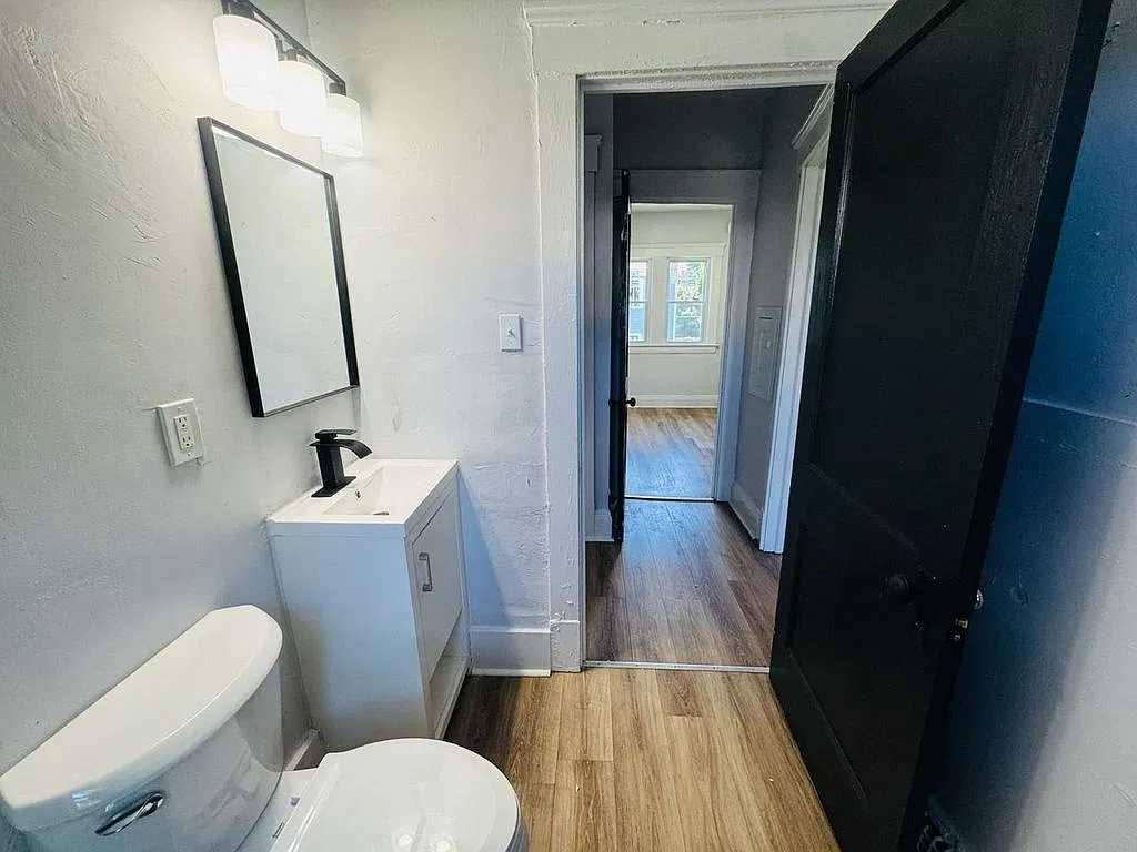 2 bed, $1,000 — Photo 3
