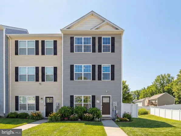 37 Knowledge Ct, Inwood, WV 25428