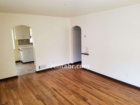 2nd image of 1330 N Quitman St
