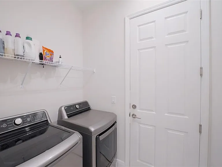 5504 Title Row Dr — Photo 26