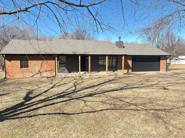 920 N Woodview Dr, Skiatook, OK 74070