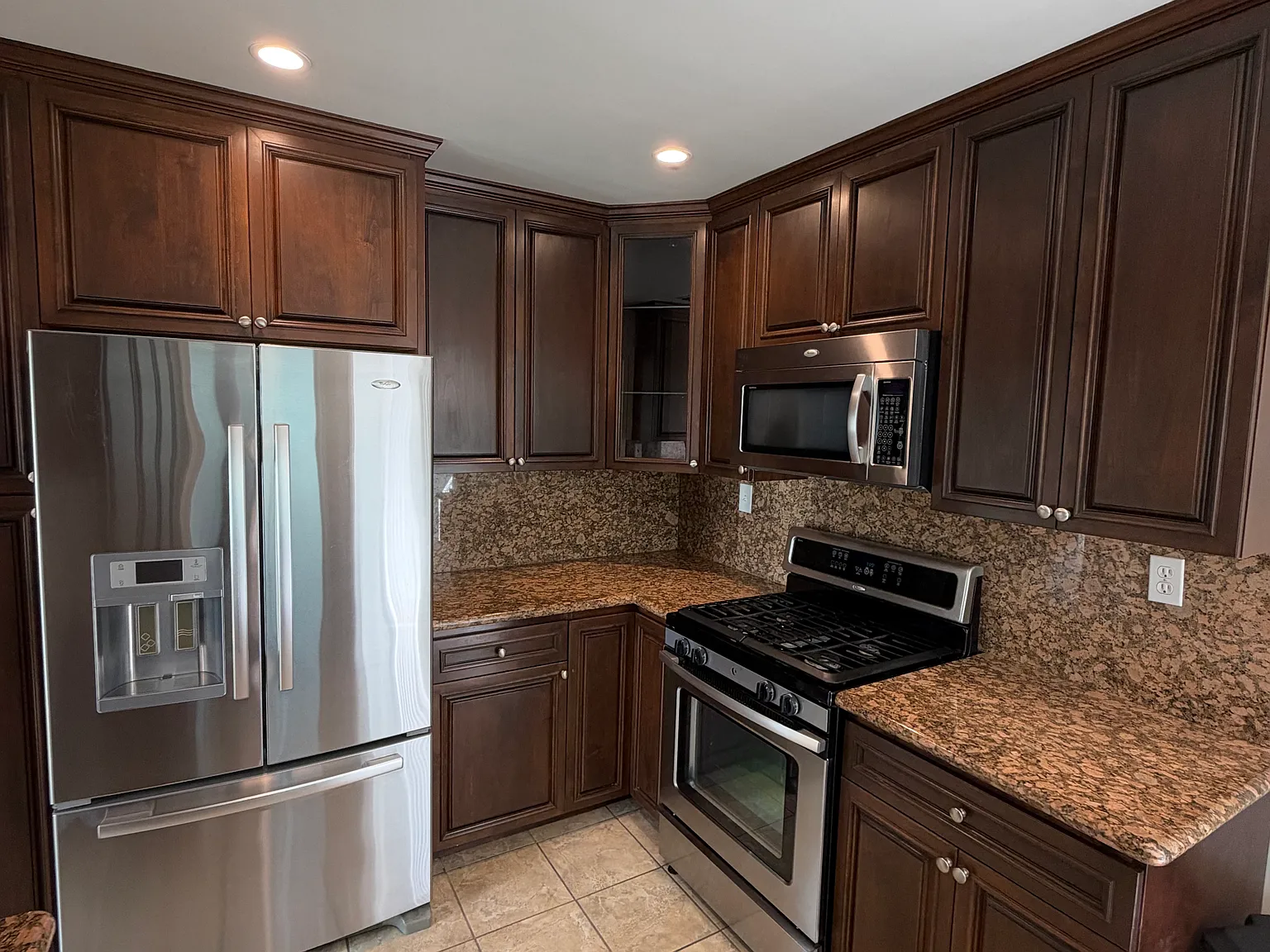 2 bed, 925 sqft, $3,500 — Photo 3