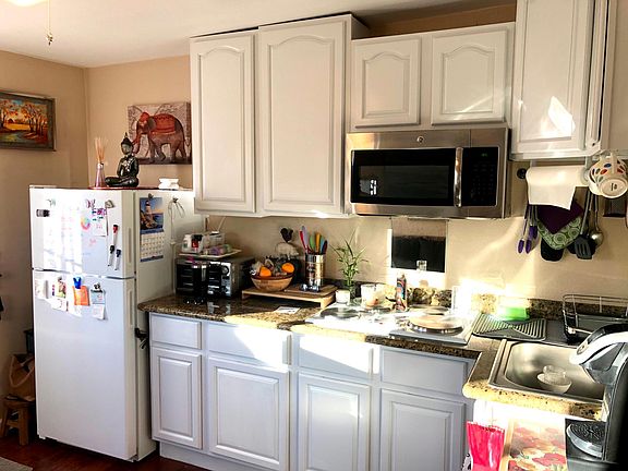 3rd image of 1868 Rosswood Dr #A