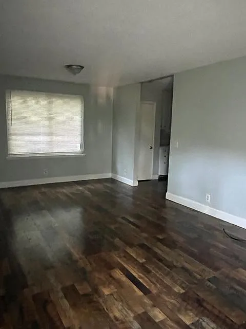 3 bed, 1100 sqft, $1,895 — Photo 3