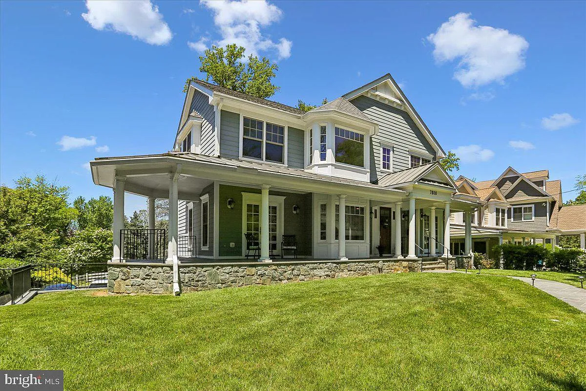 5 bed, 4.5 bath, 4487 sqft, $8,500 — Photo 4