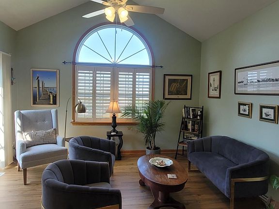 3rd image of 6605 Meadowland Cir