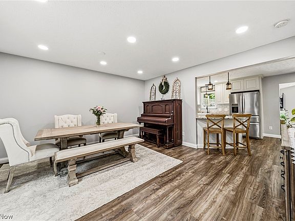 3rd image of 8680 Forestview Ave