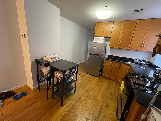 Rented by Delmark Realty LLC | media 41