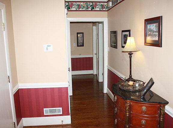 5th image of 1102 Knollwood Pl
