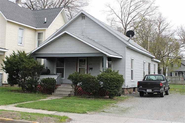 1st image of 609 W Franklin St