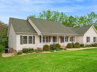 1456 New Hope Rd, Staunton, VA 24401