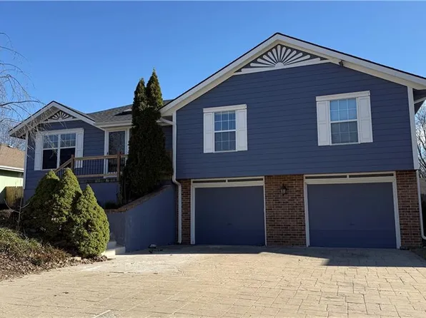 1613 NE Misty Ln, Lees Summit, MO 64086