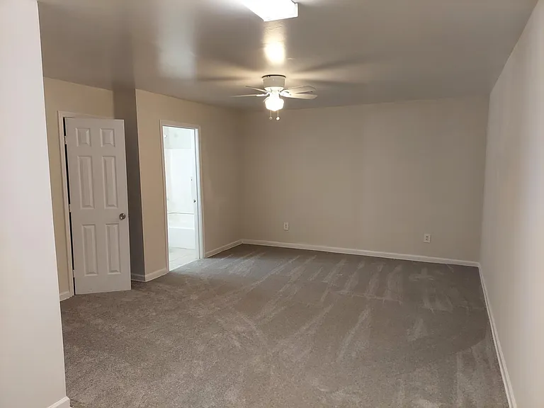 893 Brickleridge Ln SE — Photo 4