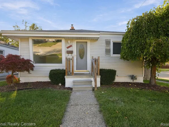 24841 Hayes Ave, Eastpointe, MI 48021