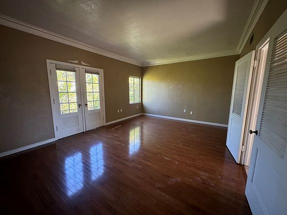 3rd image of 814 E Home Ave