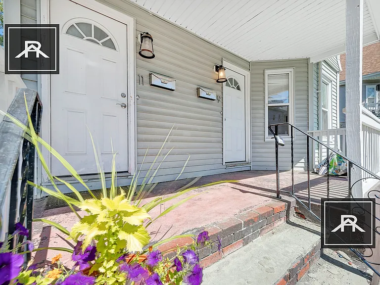 11-13 Winter Hill Rd #1 — Photo 3