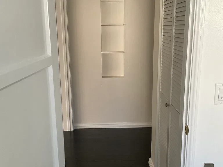 15233 Camarillo St — Photo 18