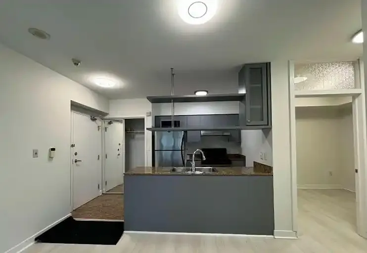 1 bed, 1.0 bath, 702 sqft, $2,750 — Photo 2