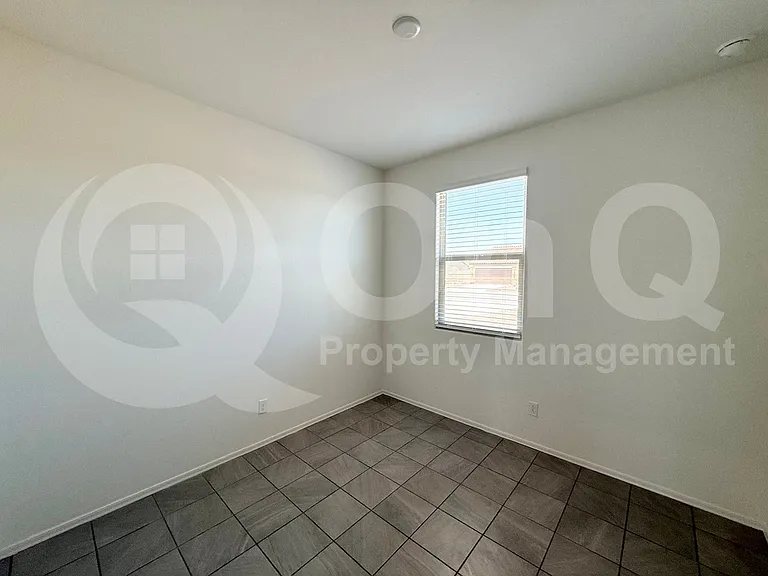 1477 E Chandler Ct — Photo 10