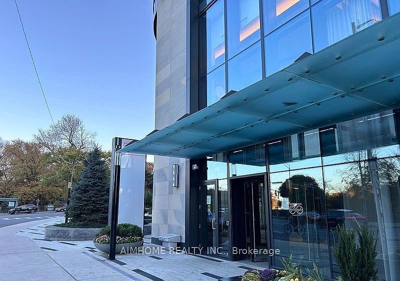 1st image of 585 Bloor St E #1722