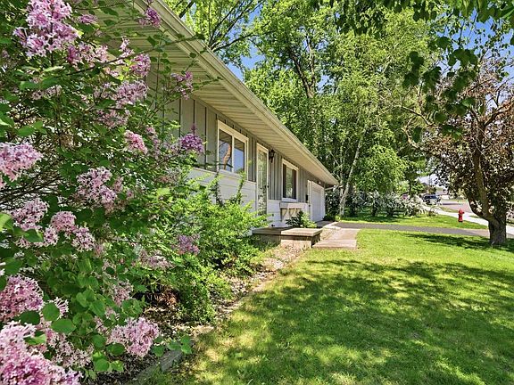 3rd image of 406 Hamburg Street