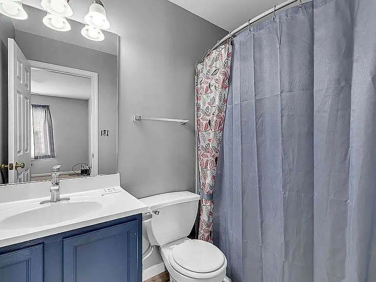 401 Heritage Commons Cir — Photo 29