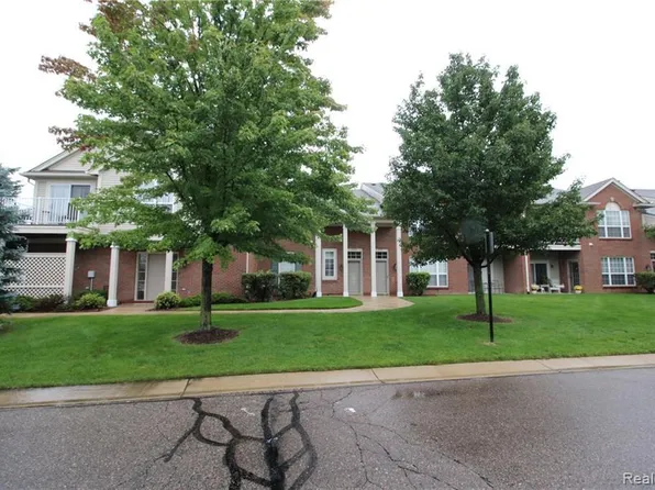 6208 Chesapeake Cir #1, Commerce Township, MI 48390