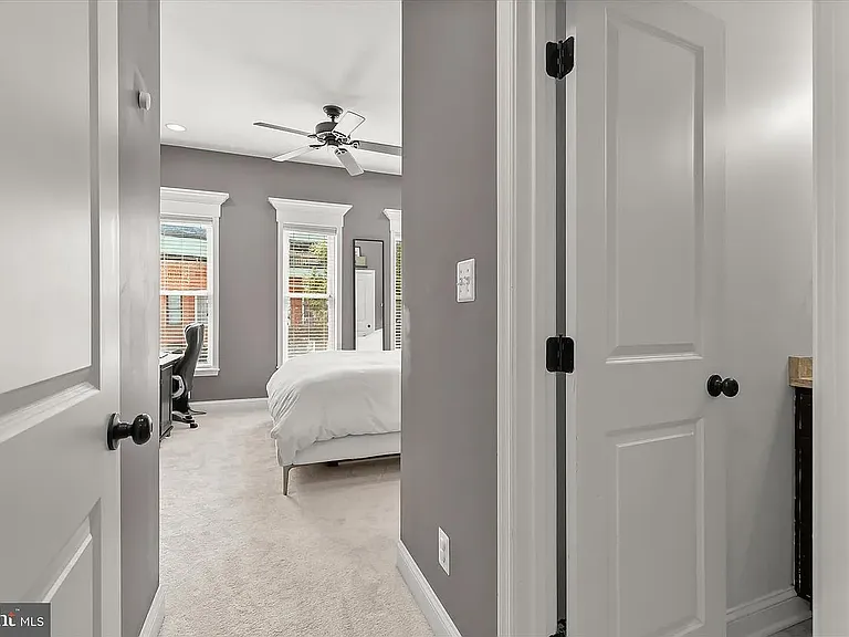 1824 S Charles St — Photo 15