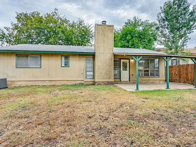 13226 Chesterton Dr — Photo 24