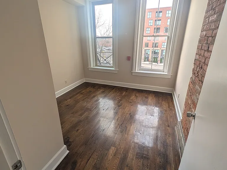 311 E 13th St #3 — Photo 8