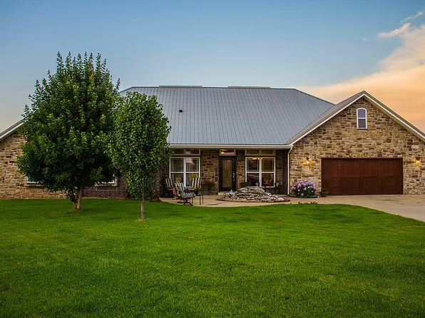 407 Honeysuckle Ct, Wagoner, OK 74467