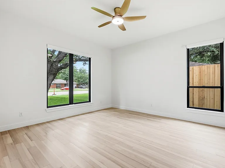 3135 Walnut Hill Ln — Photo 21