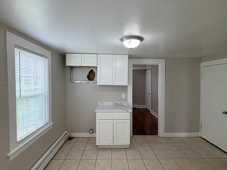 18 Maple St — Photo 5