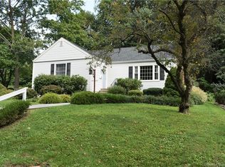 70 Benedict Ave, Fairfield, CT 06825