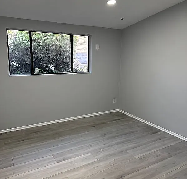 17249 Flanders St — Photo 24