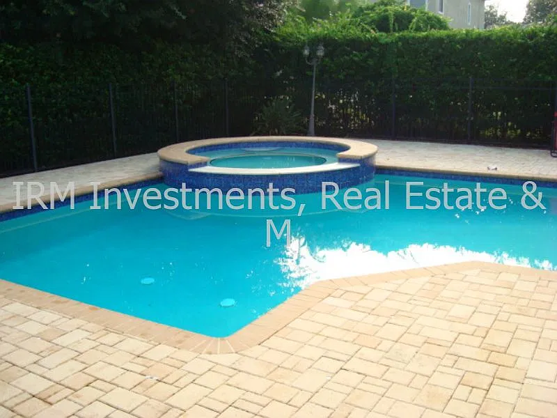 4 bedroom 3 bat House w/POOL house in Keene's Pointe!! — Photo 2
