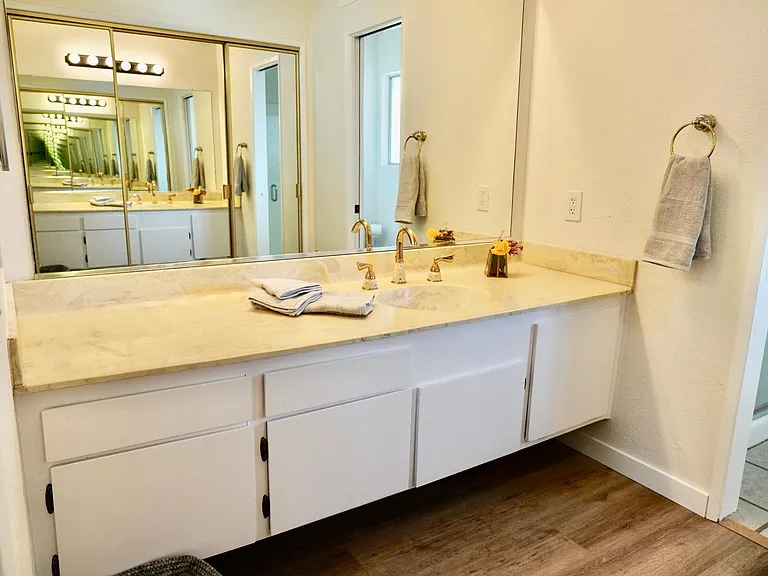 944 Cypress Dr — Photo 13