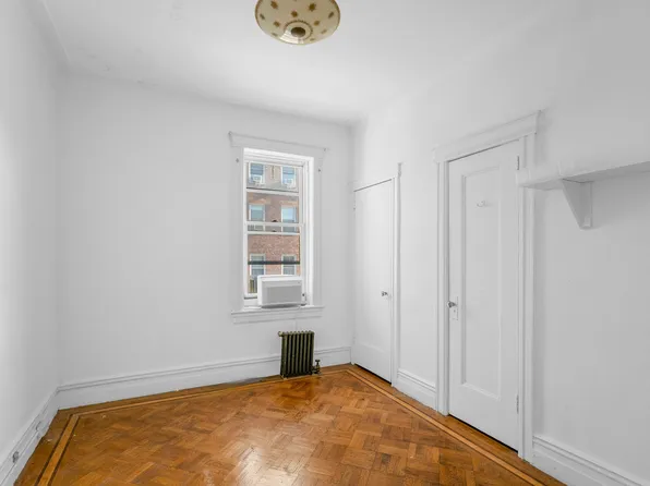 99 Ocean Parkway image 6 of 11