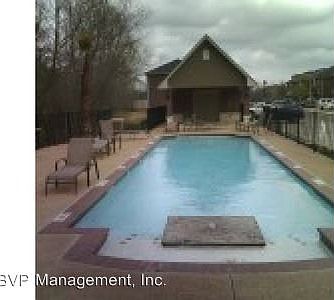 2nd image of 445 Forest Dr